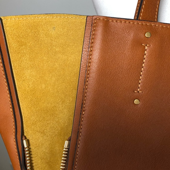 X SOLD X NEW✨CHLOE MILO TOTE, Caramel - Picture 4 of 8